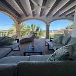 Pura Vida Willa